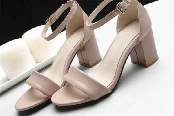 小石頭鞋業(yè) 紡織品與針織品零售的新探索